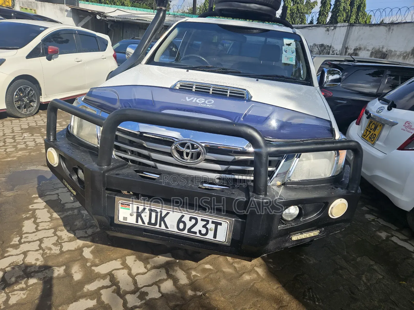 Toyota Hilux 2015 White