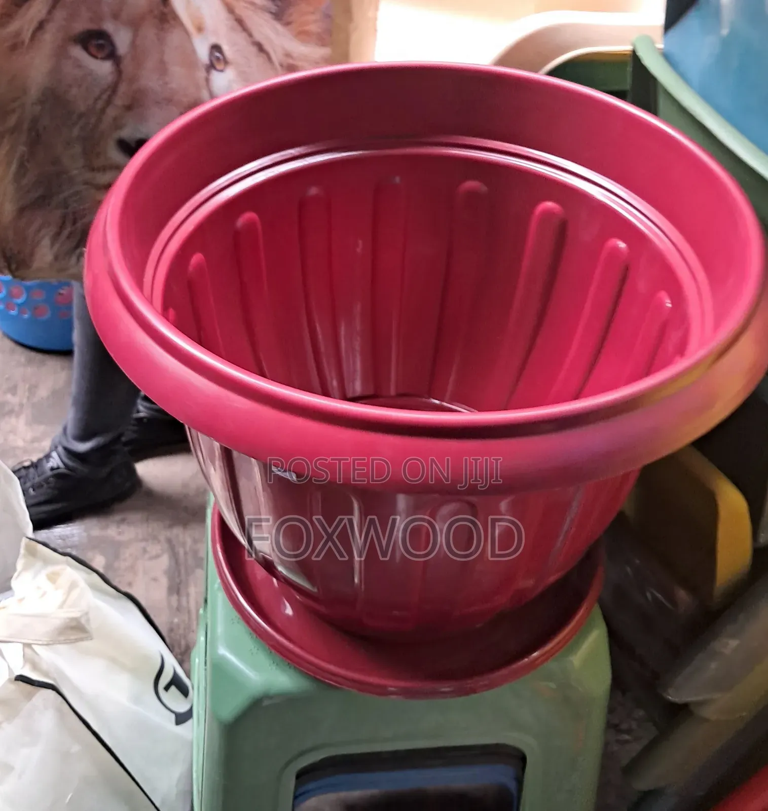 20litres Plastic Planters/ Flower Pots With Drainage Plate.