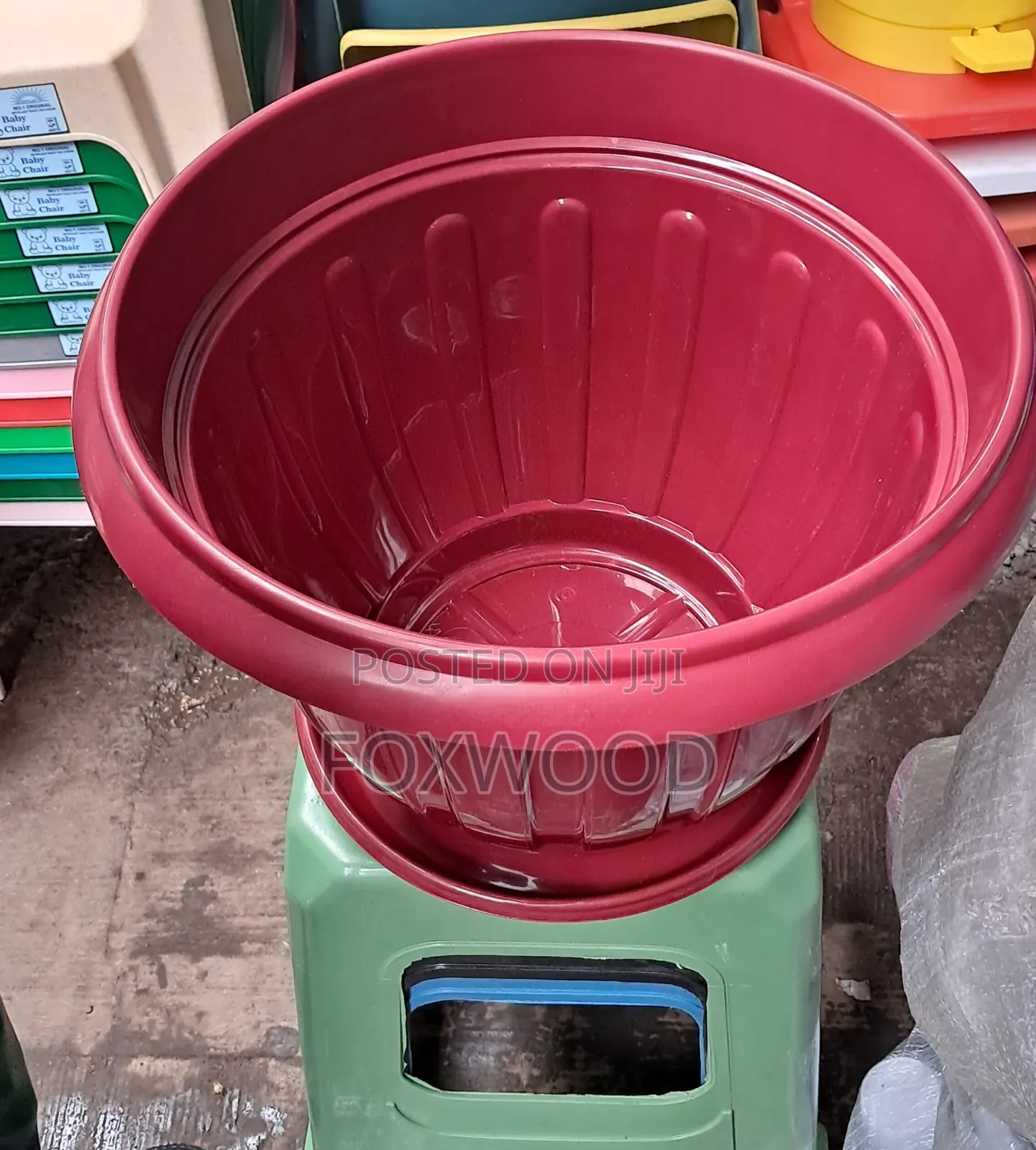20litres Plastic Planters/ Flower Pots With Drainage Plate.