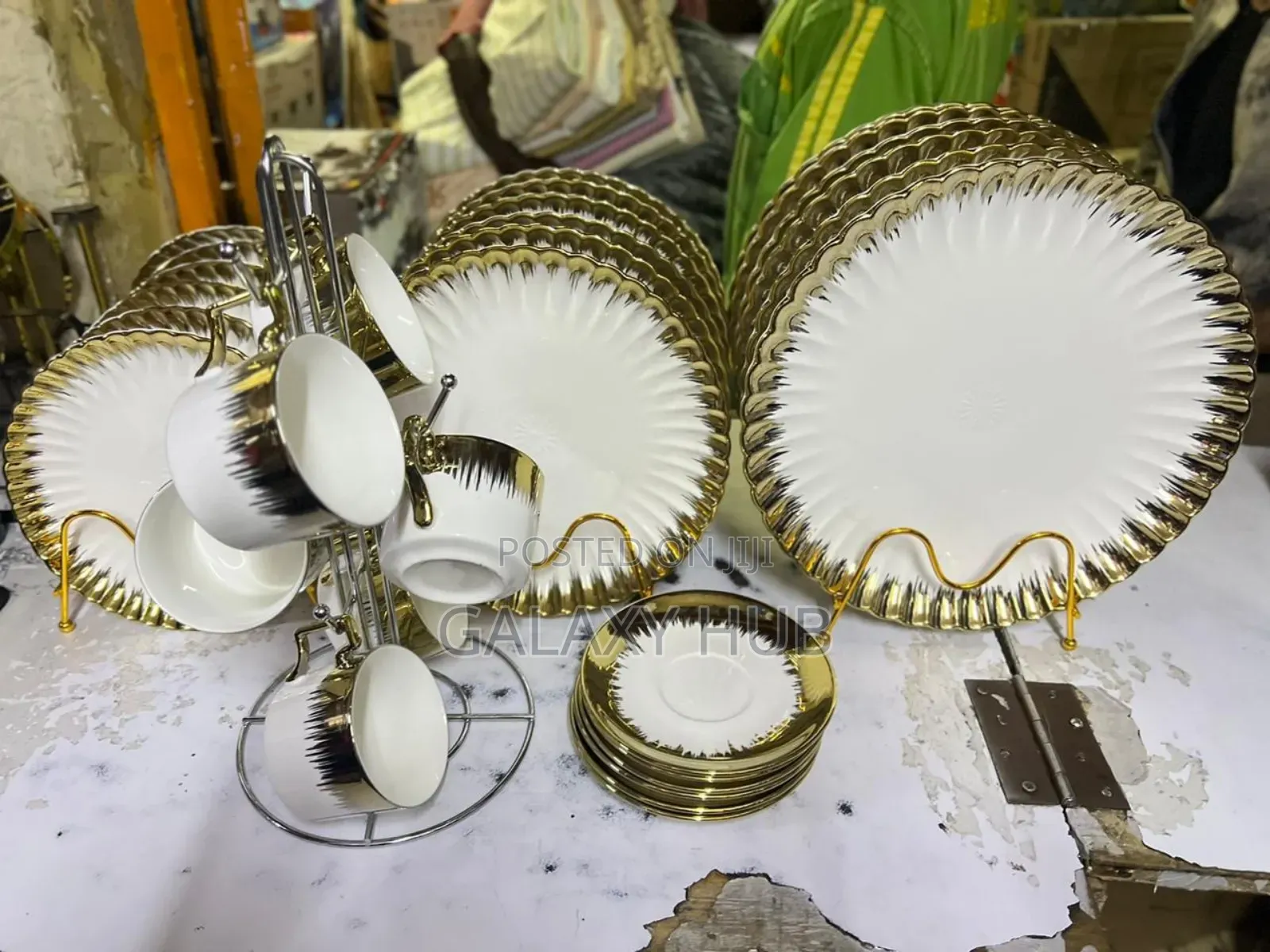 30 PCS Gold Ring Ceramic Dinner Set