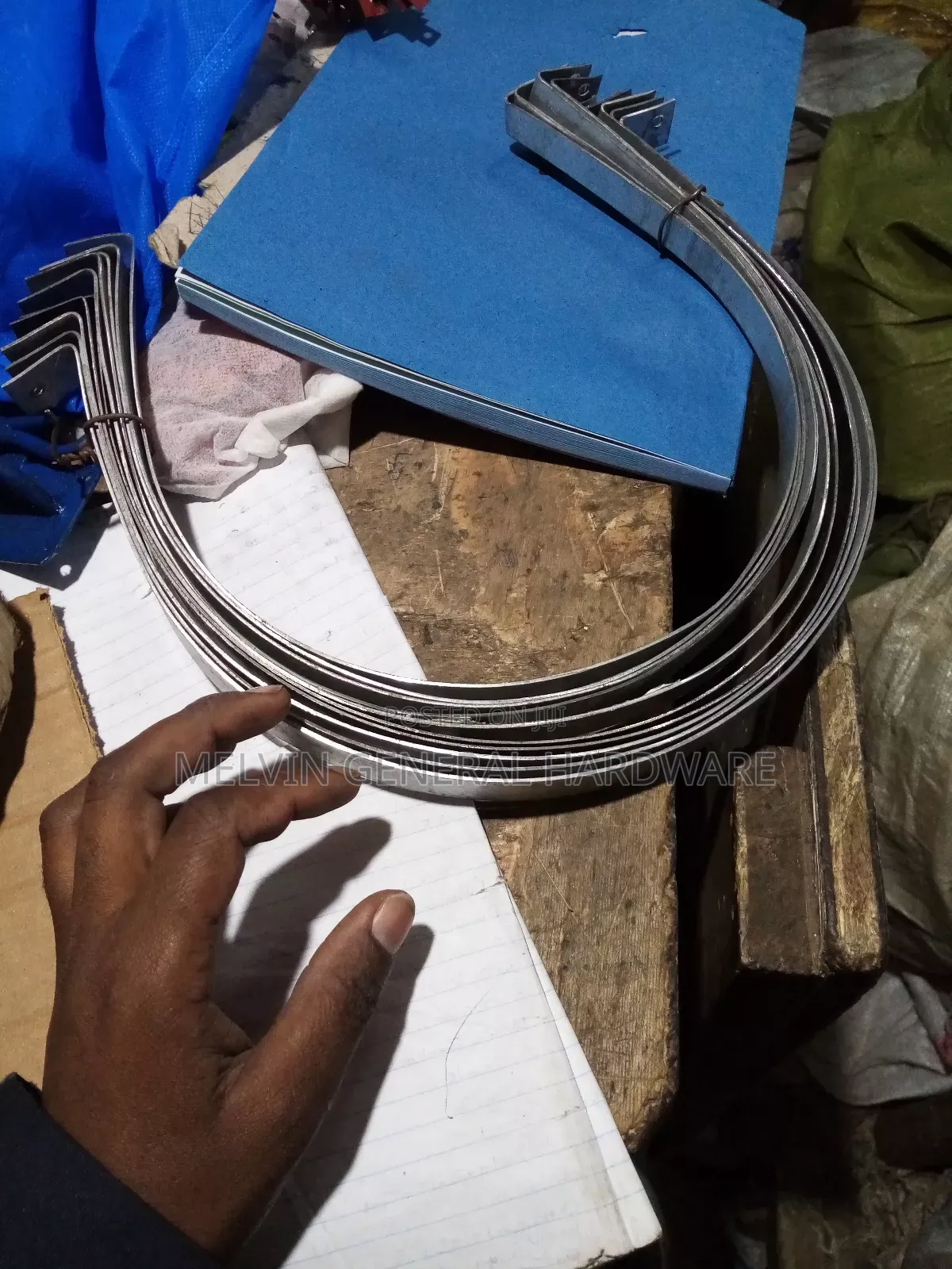 Metal Clips 8"