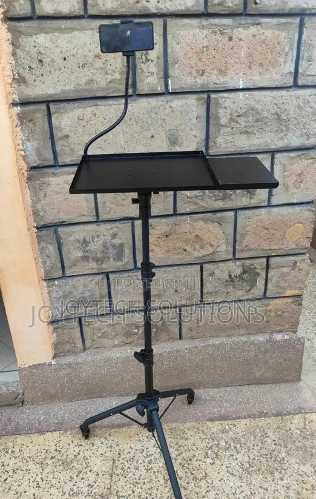 Techcom Projector Stand , With Live Streaming Device