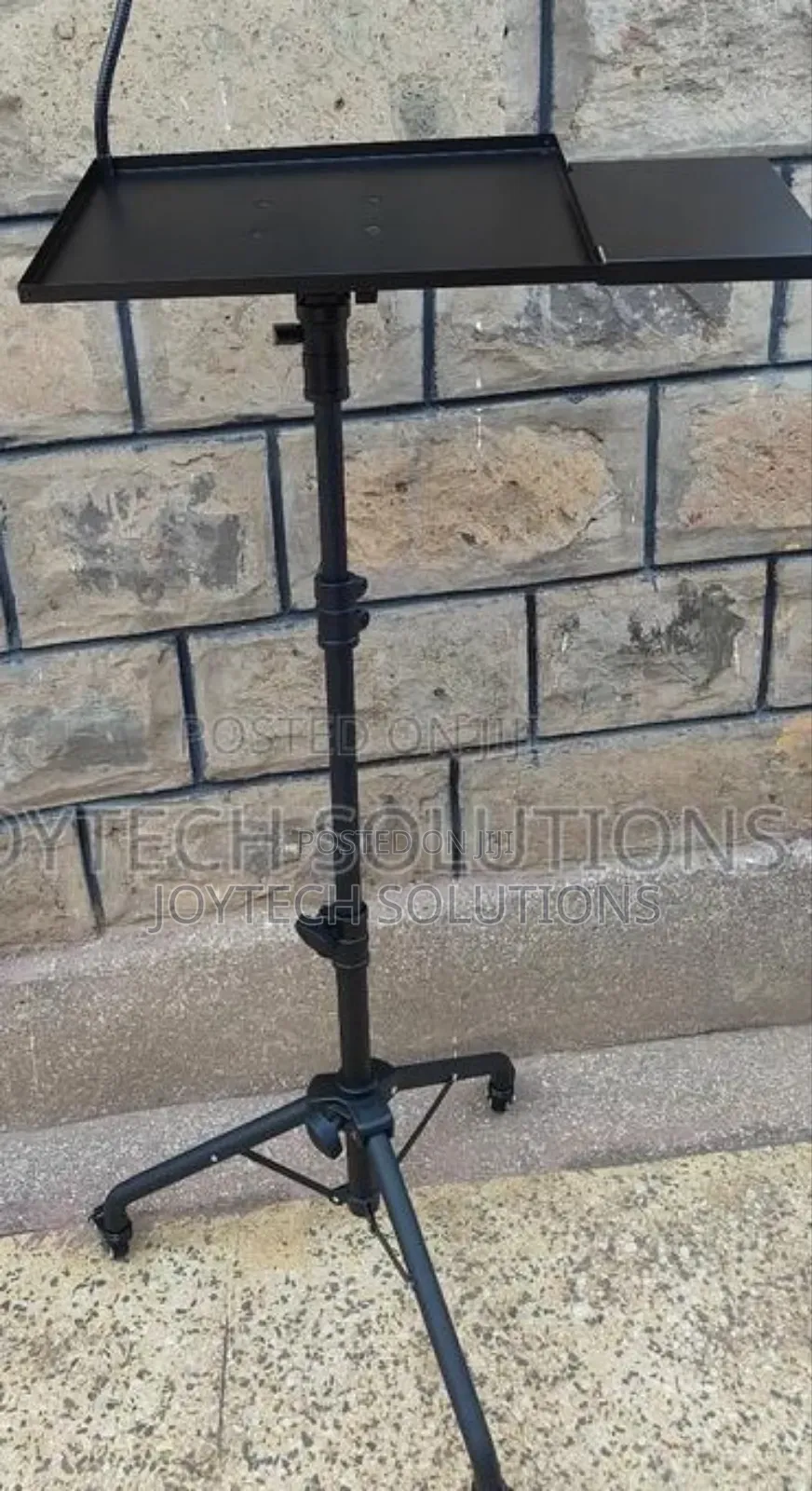 Techcom Projector Stand , With Live Streaming Device
