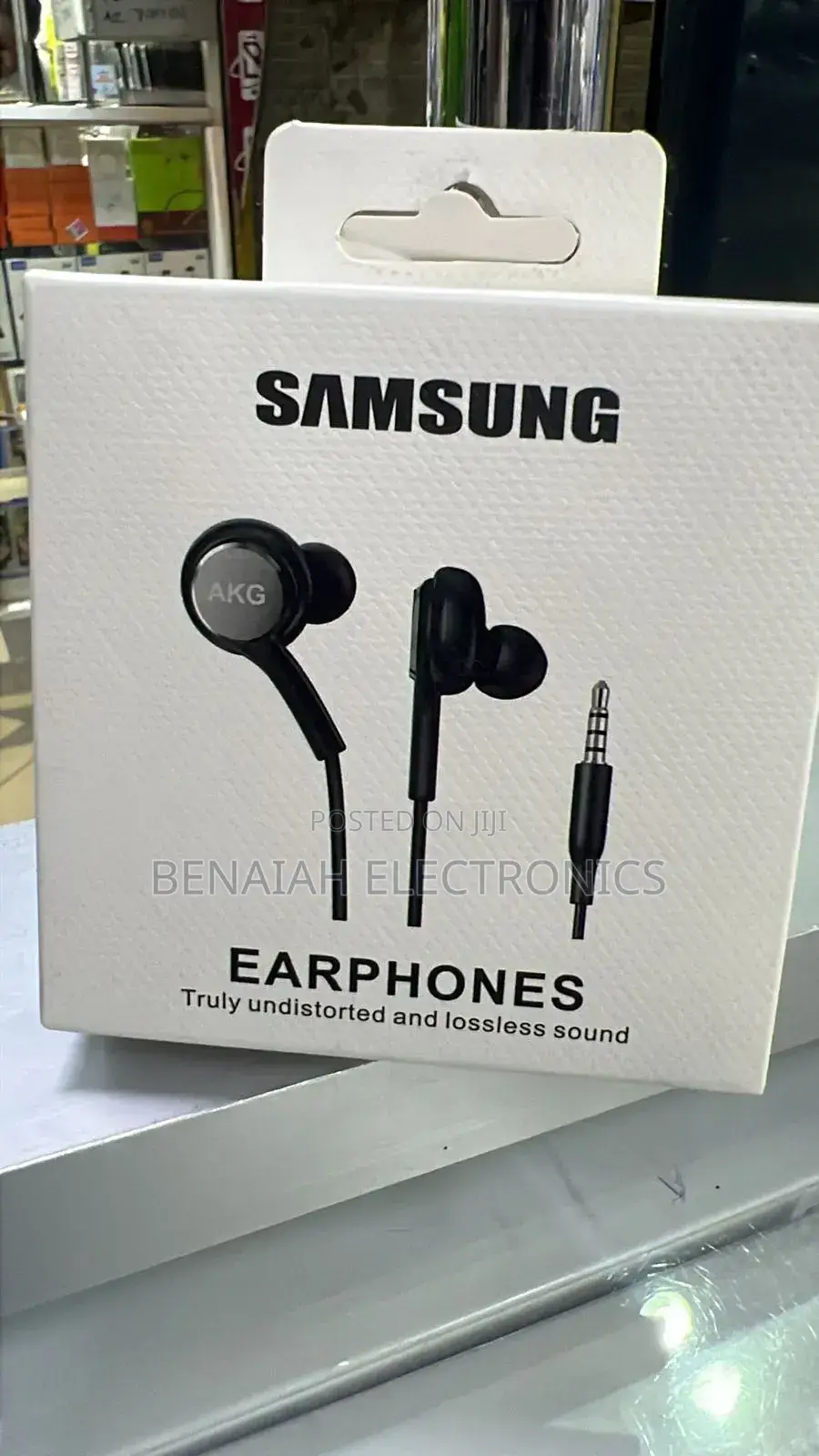 Samsung Earphones.For Undistorted Sound Clear Sound