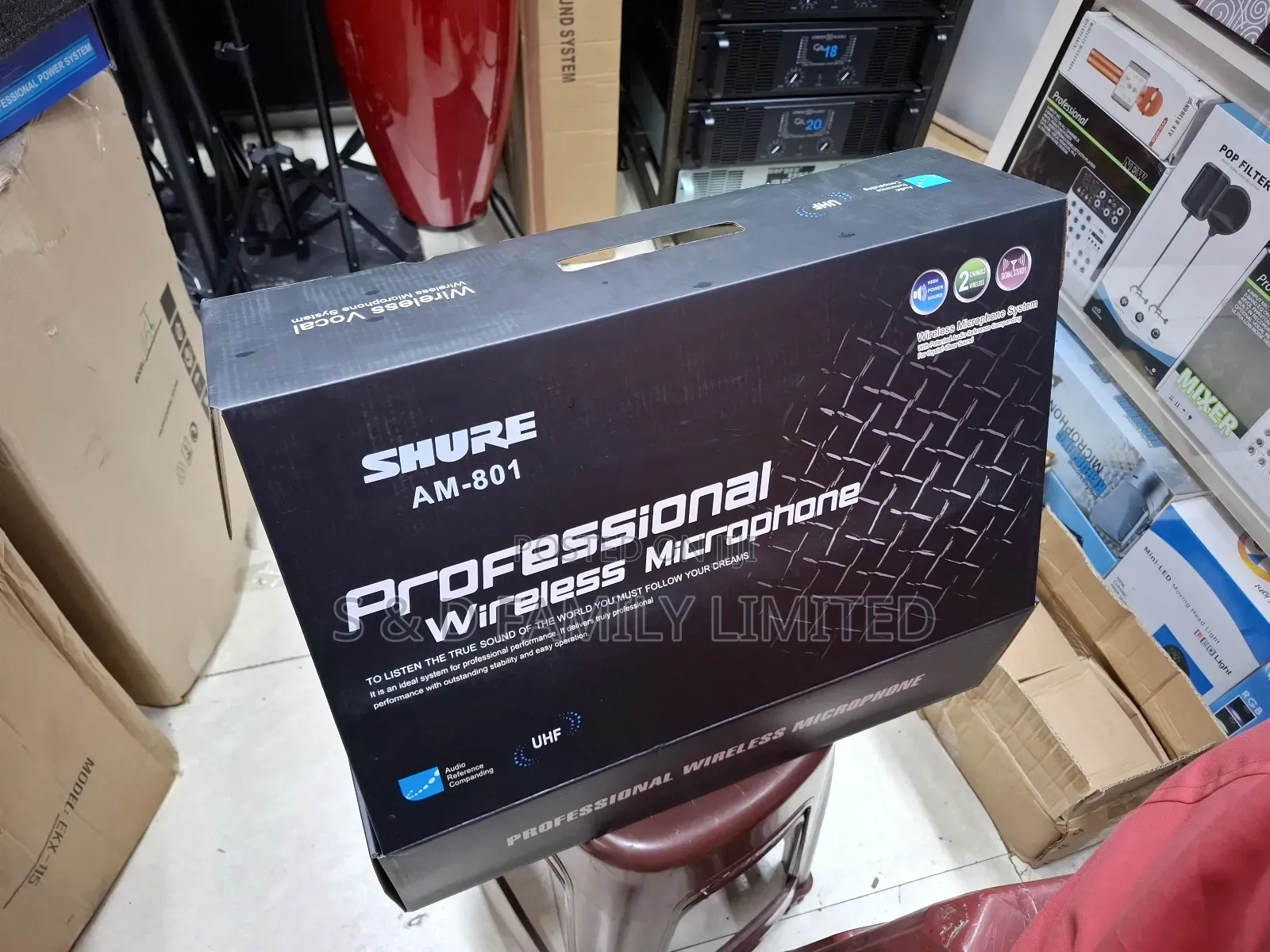 Shure AM-801 Eight in One Wireless Microphone