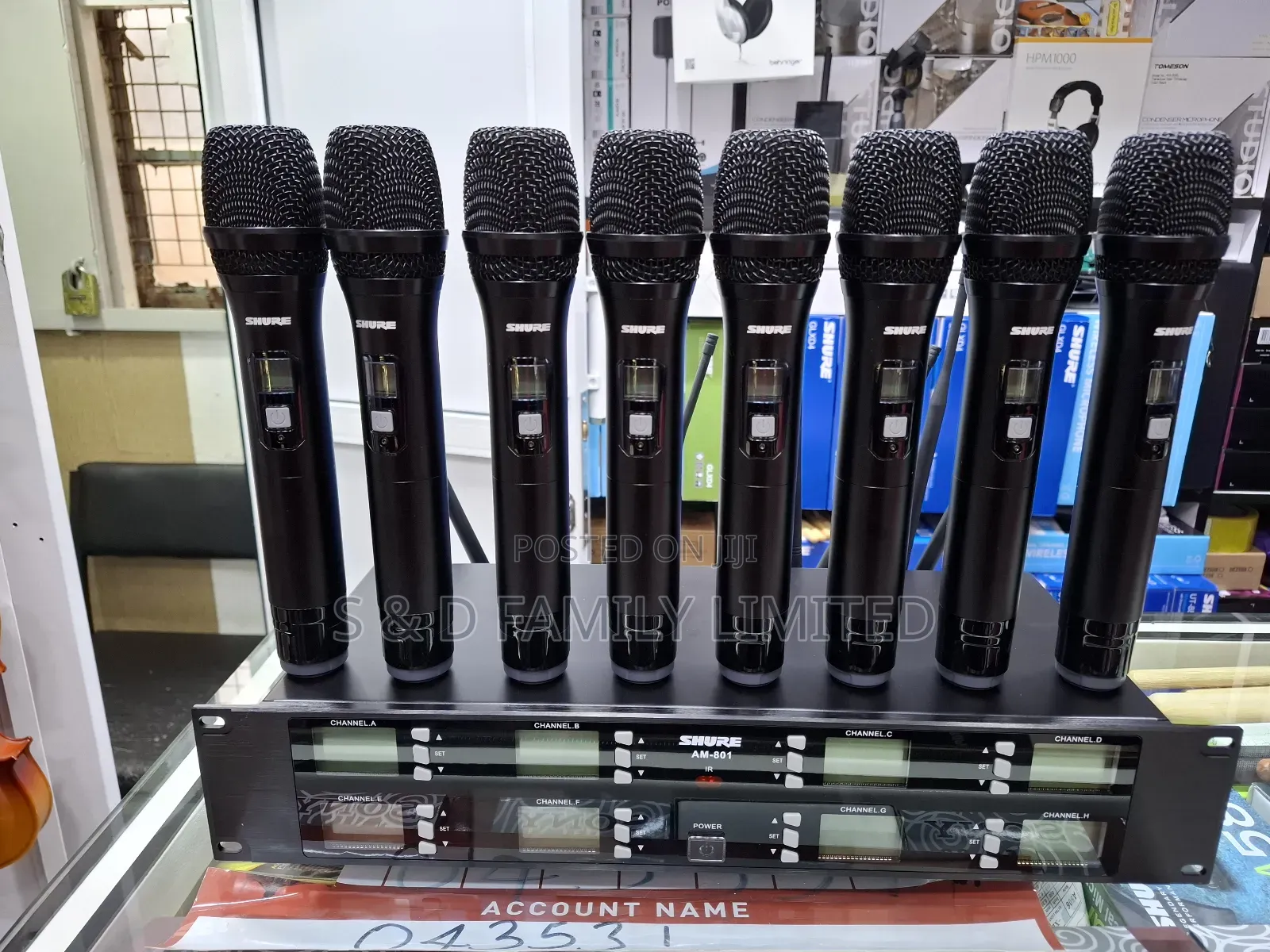 Shure AM-801 Eight in One Wireless Microphone