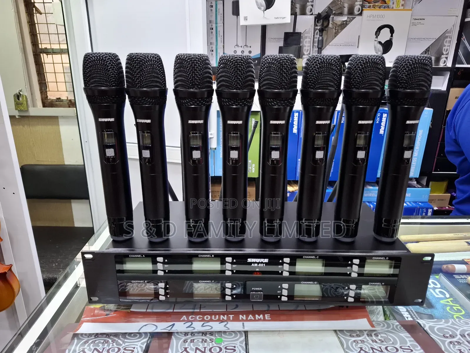 Shure AM-801 Eight in One Wireless Microphone