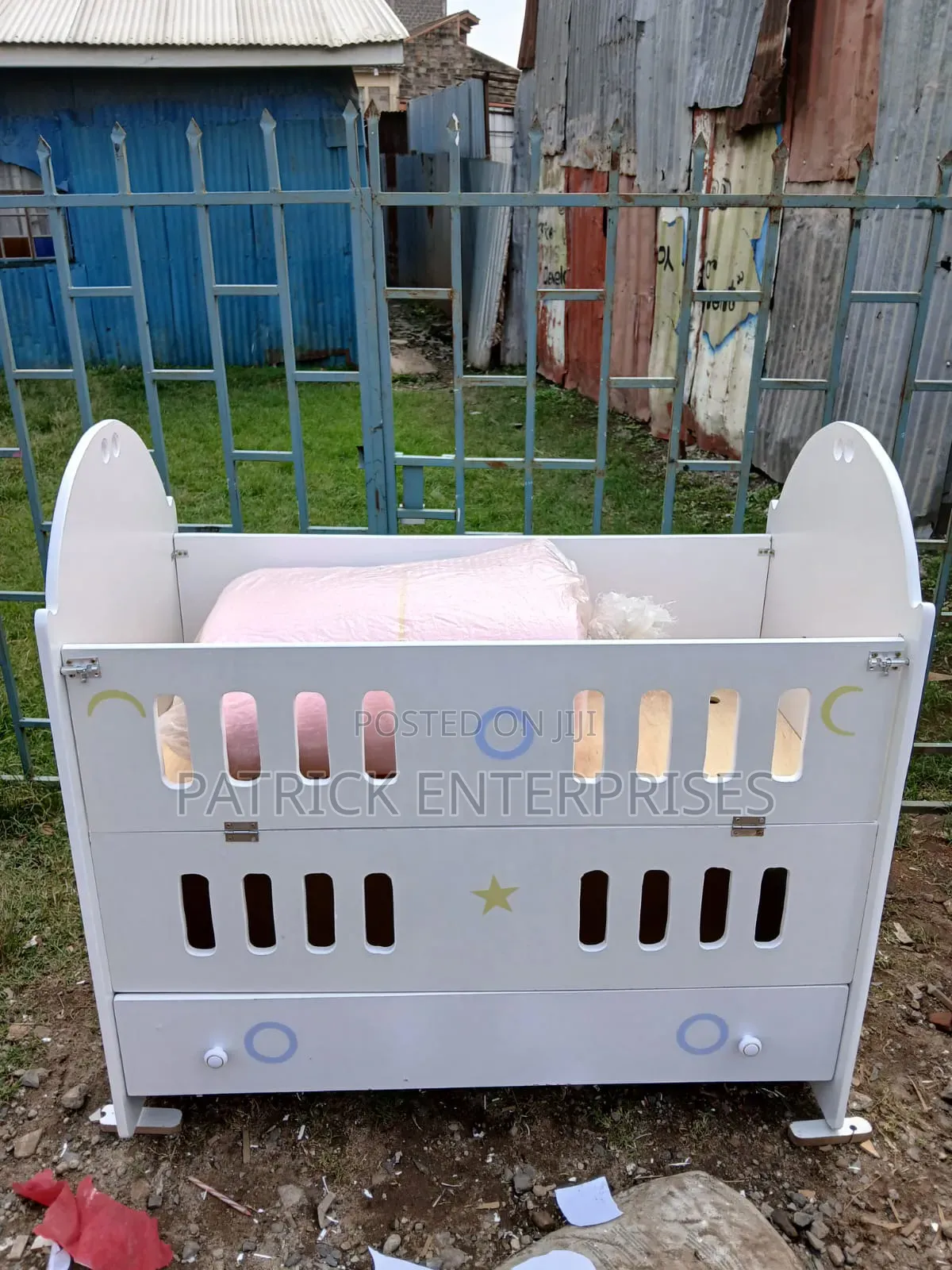 Modern MDF Baby Cot 4 by 2 Fitts