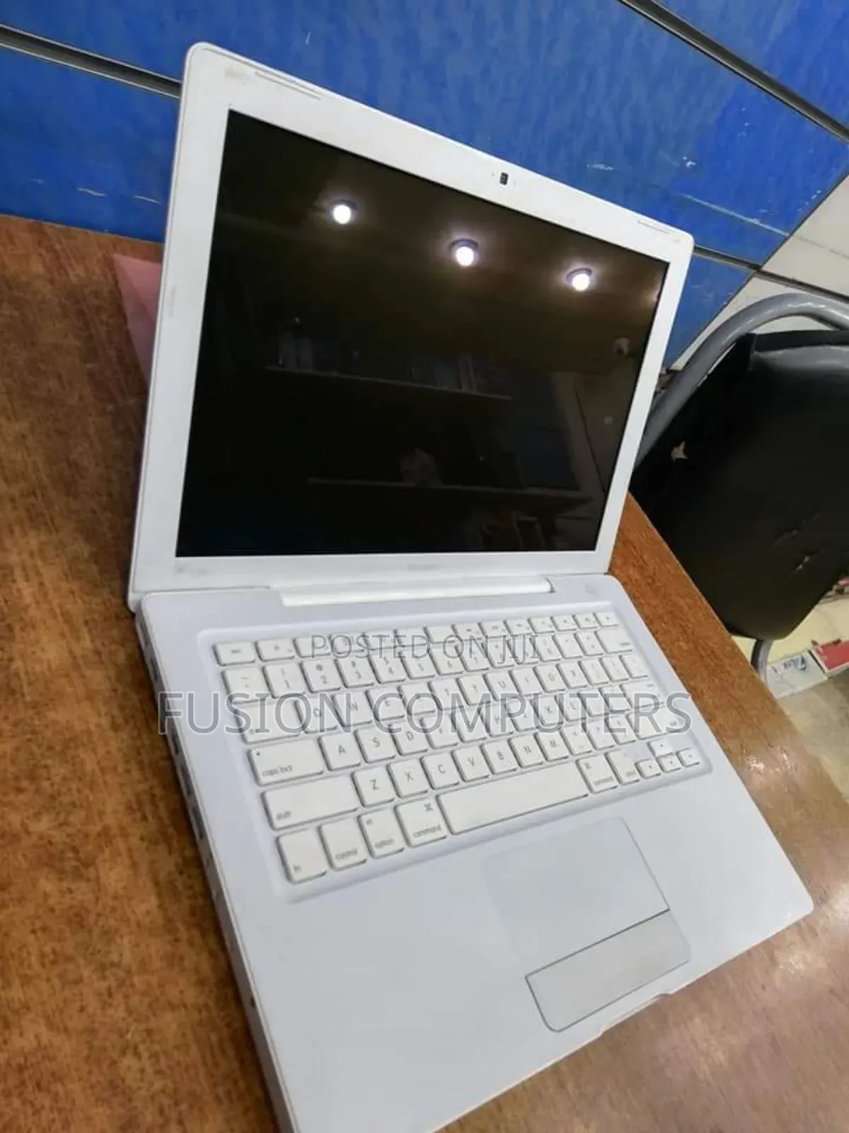 Laptop Apple MacBook Pro 2GB Intel Core 2 Duo HDD 250GB