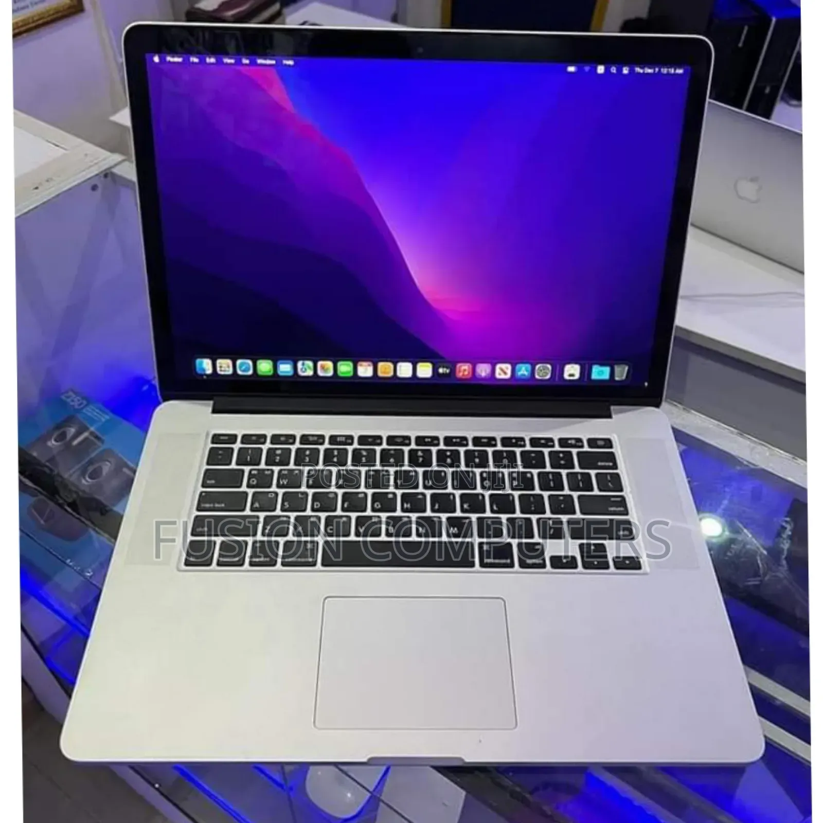 Laptop Apple MacBook Pro 8GB Intel Core i7 SSD 256GB