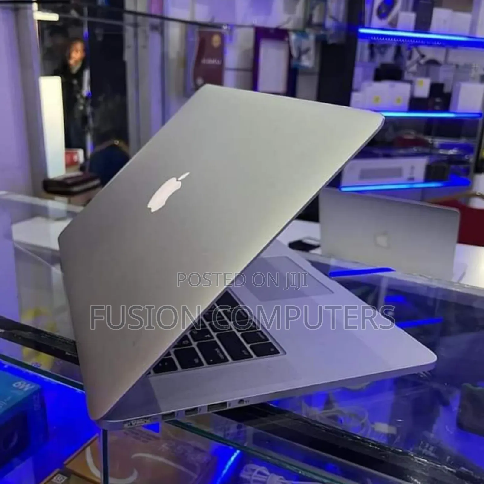 Laptop Apple MacBook Pro 8GB Intel Core i7 SSD 256GB