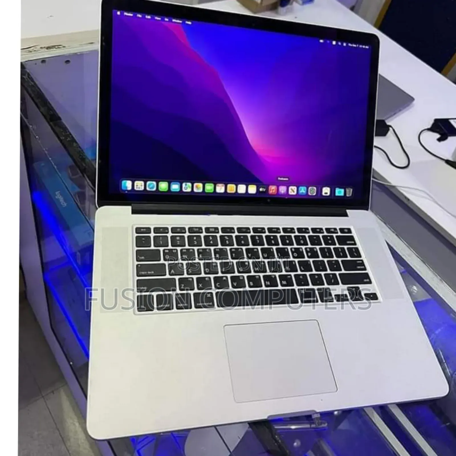Laptop Apple MacBook Pro 8GB Intel Core i7 SSD 256GB