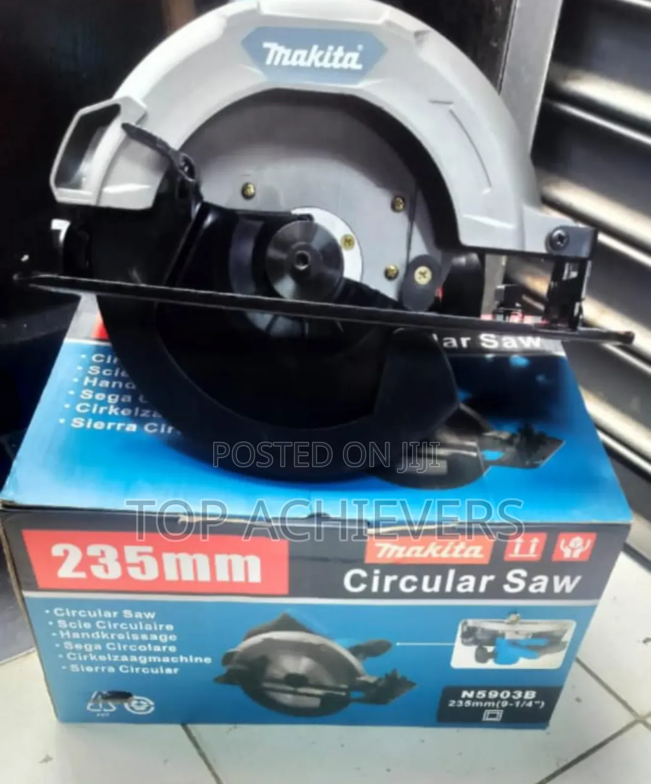 Quality Makita Circular Saw '9
