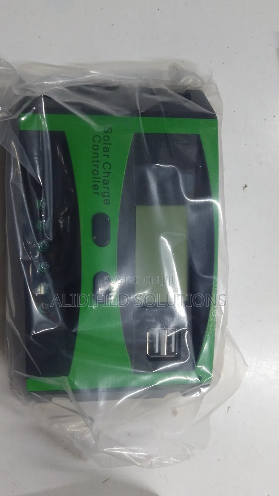 Solar Charge Controller <>20A Charge Controller