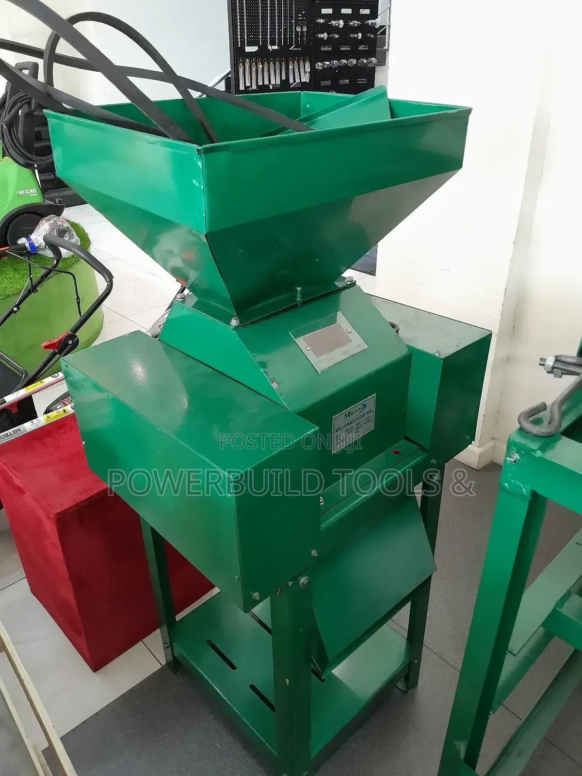 Milano 1TONNE Maize Rollermill Complete With Crusher.