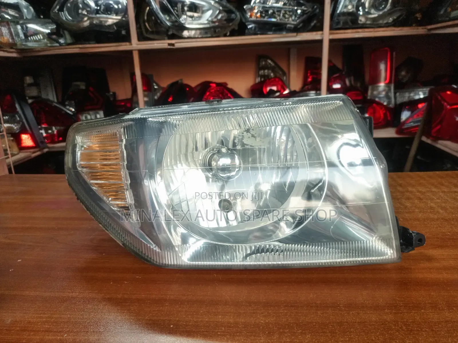 Mitsubishi Pajero IO RHS Nonzenon (Clear Reflector)