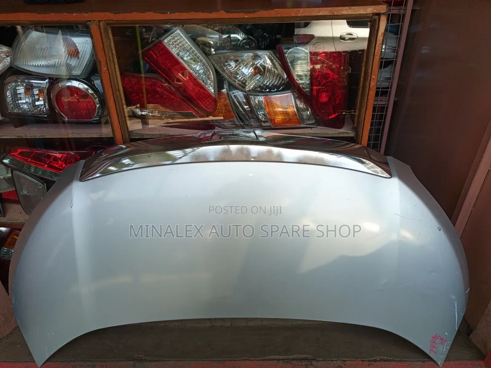 Bonnet Lid Noah 2008/9 With Bonnet Chrome