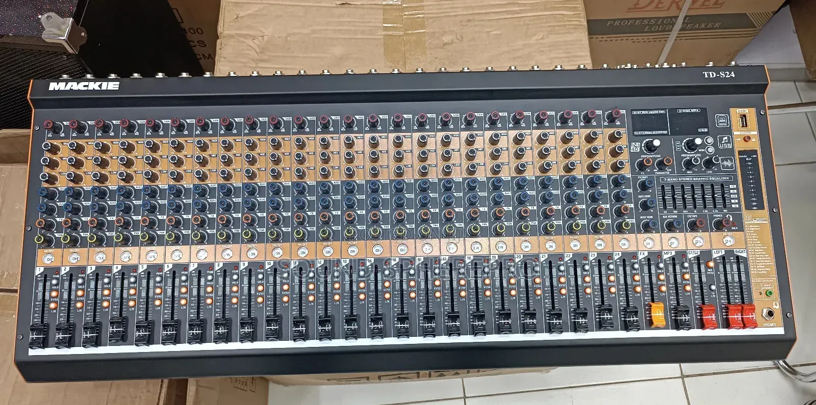 Mackie TD-S24 24 Channel Plain Mixer