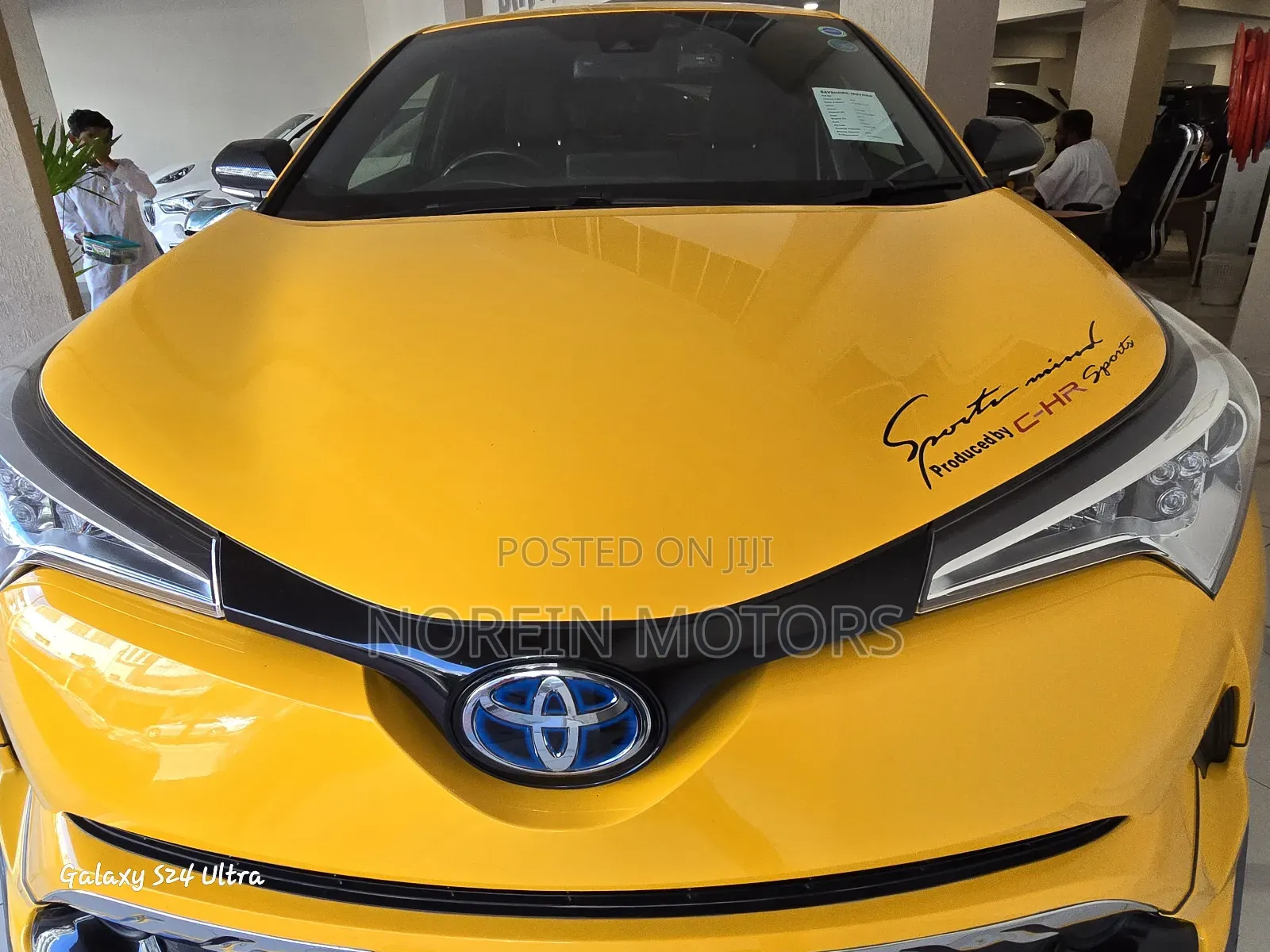 Toyota C-HR 2018 Yellow