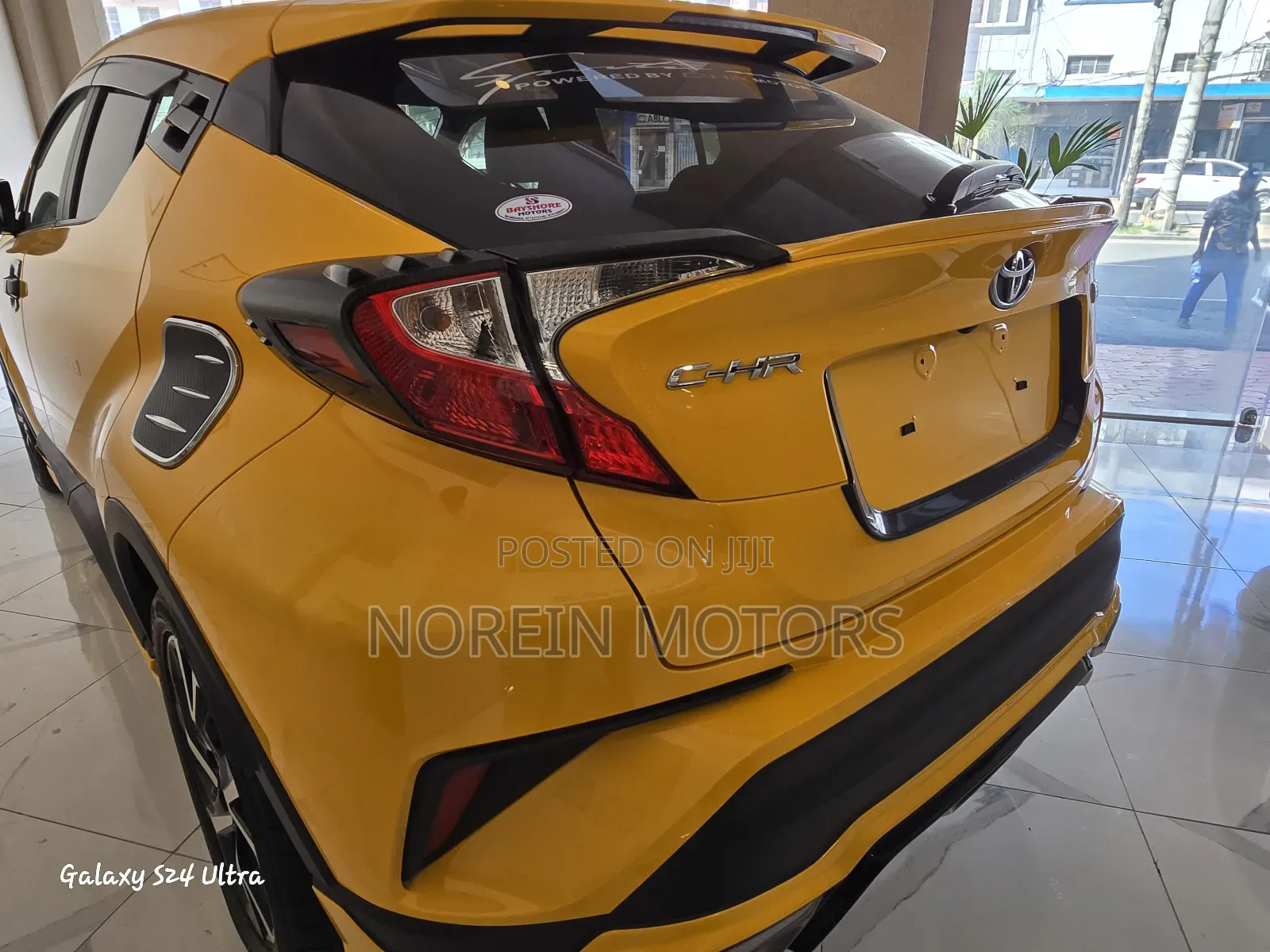 Toyota C-HR 2018 Yellow