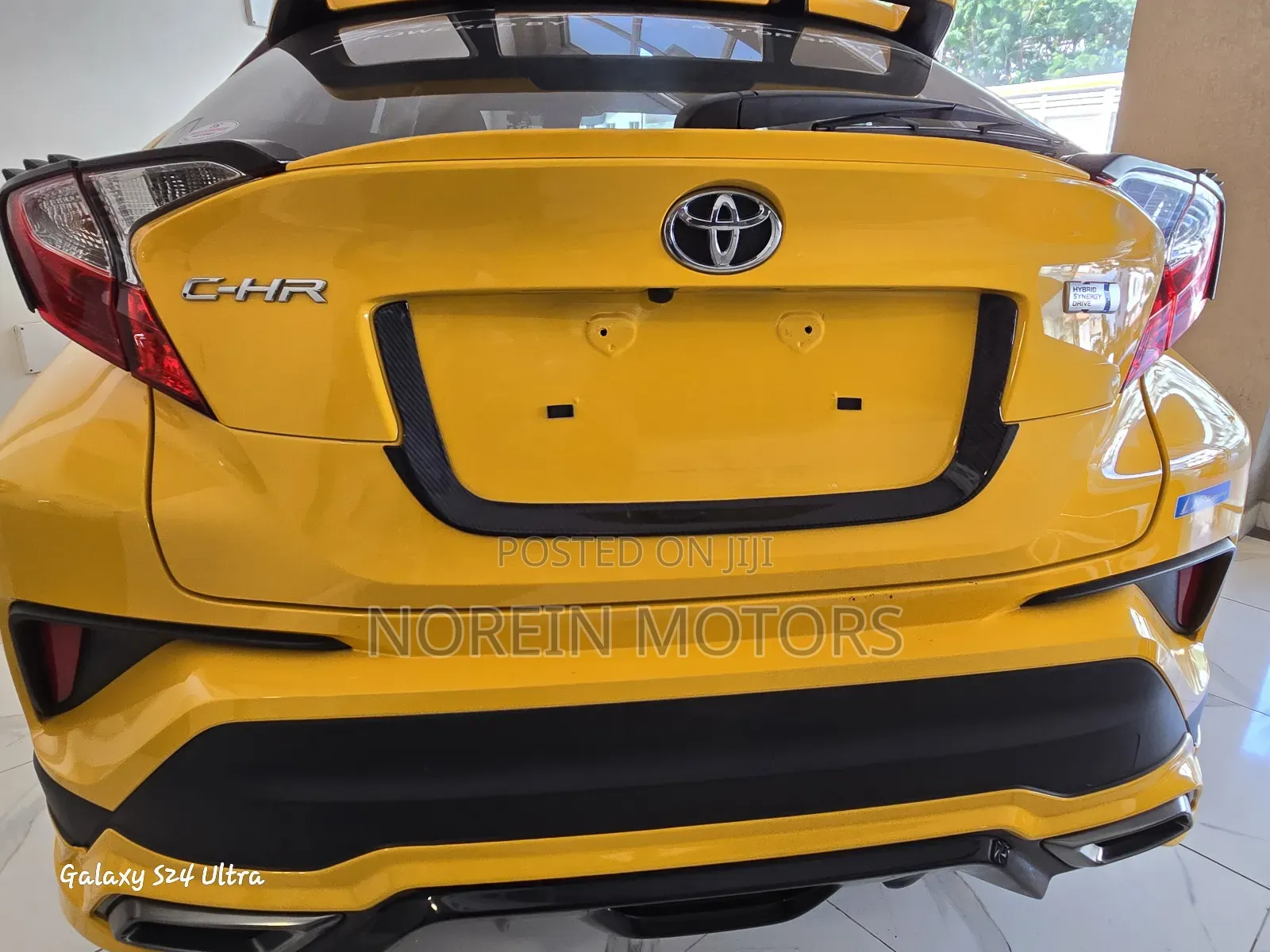 Toyota C-HR 2018 Yellow