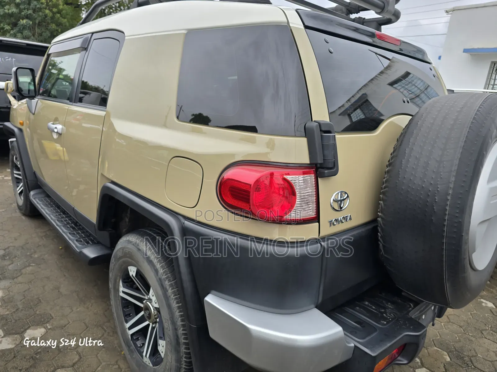 Toyota FJ Cruiser 2017 Beige