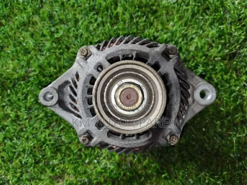 Nissan Qg18 Alternator for Wingroad, Bluebird, Ad, Fb15.