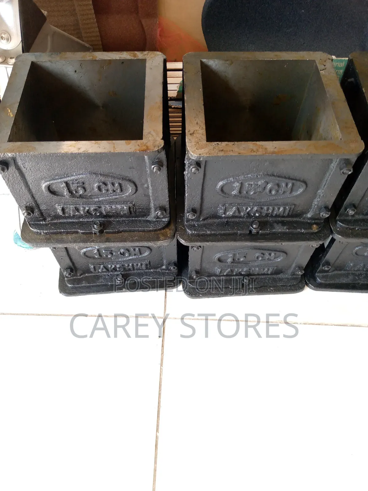 Black Cast Iron Cube Mould