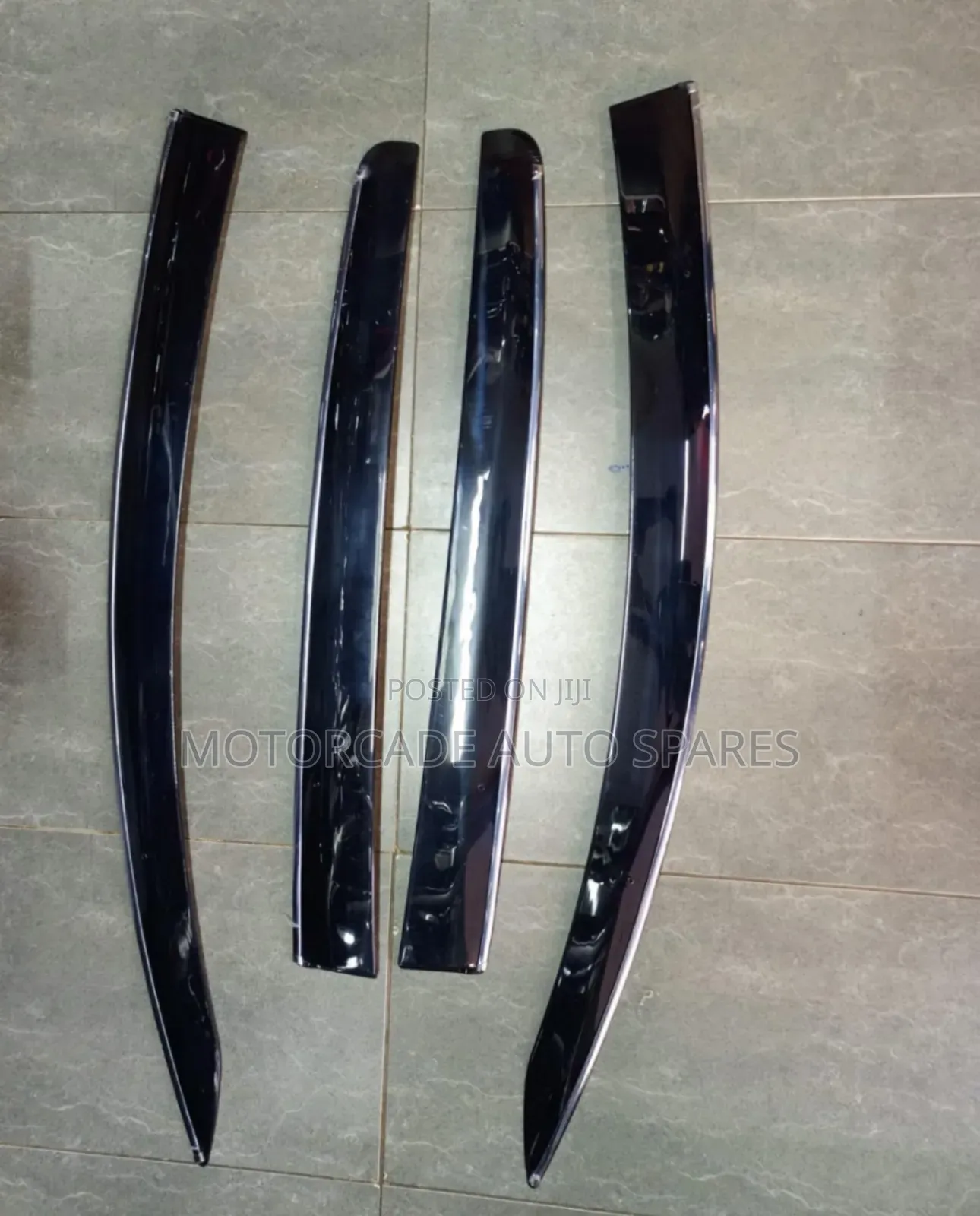 Toyota Vitz Jewella (2012/2013) Windbreakers