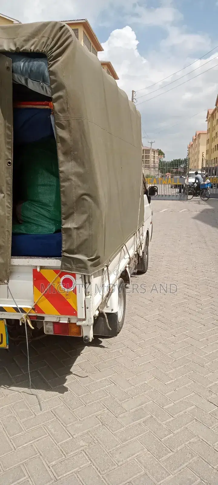 Dyna at Hand for Logistic Jobs