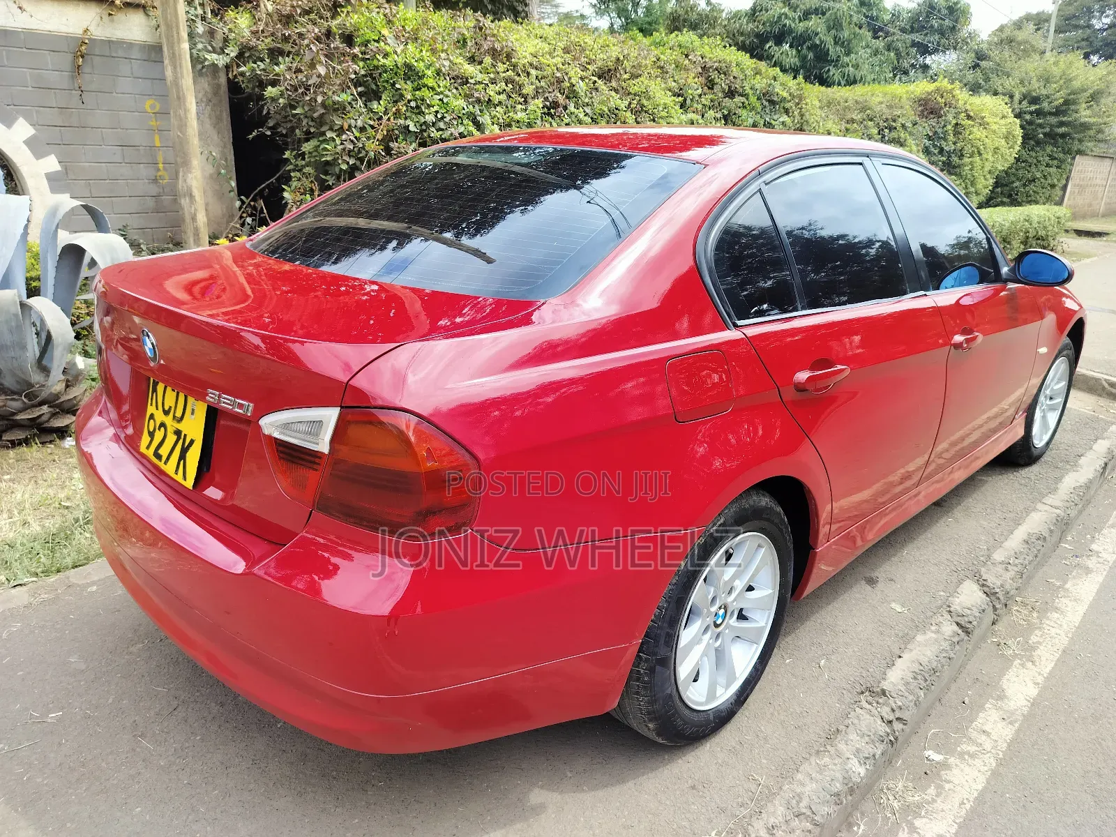 BMW 320i Sedan RWD 2008 Red