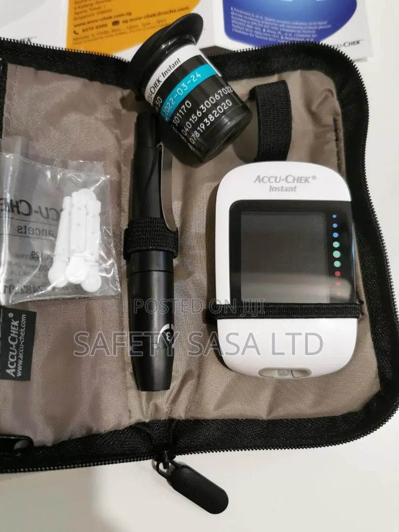 Accu Chek Instant Glucometer With 10 Strips