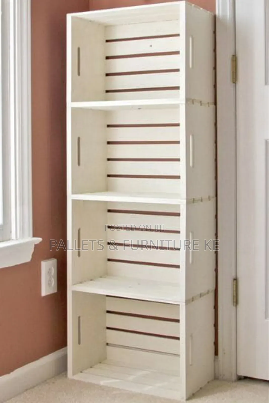 Shelf/ Crate / Organizer