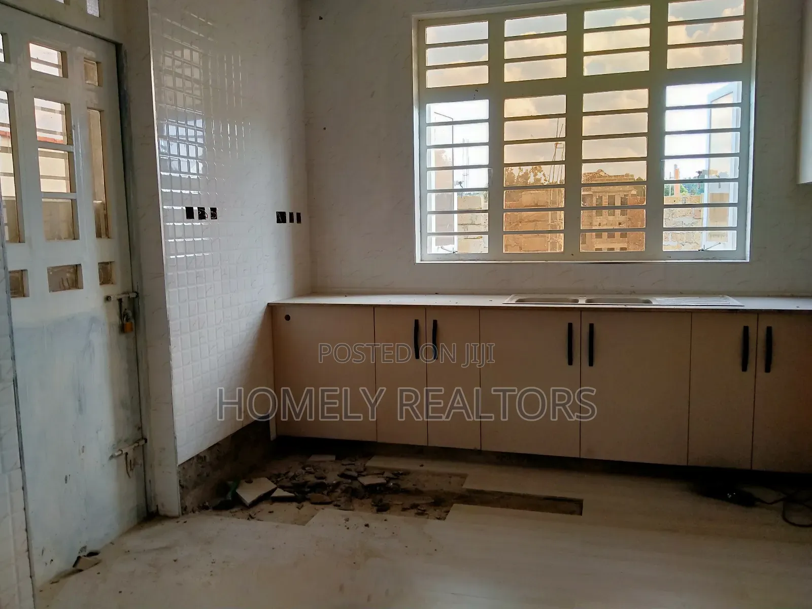 5bdrm Maisonette in Ngong Oloosurutia for sale