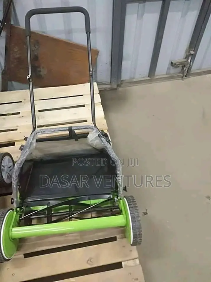 Manual Lawn Mower 18"