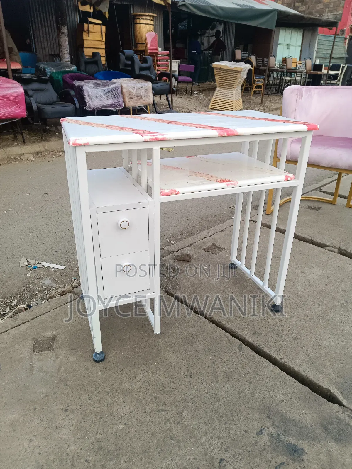 Manicure Marble Table, White and Pink Flowers 