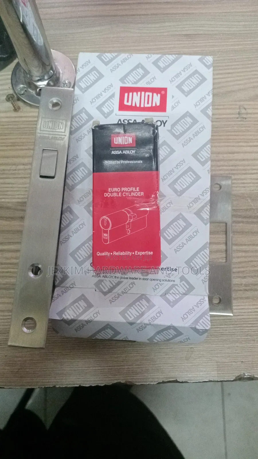 Sliding Door/Gate Lock Union