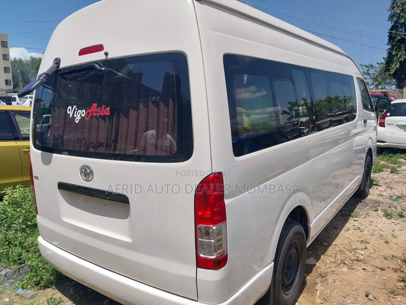 Toyota Grand HiAce 2017 White