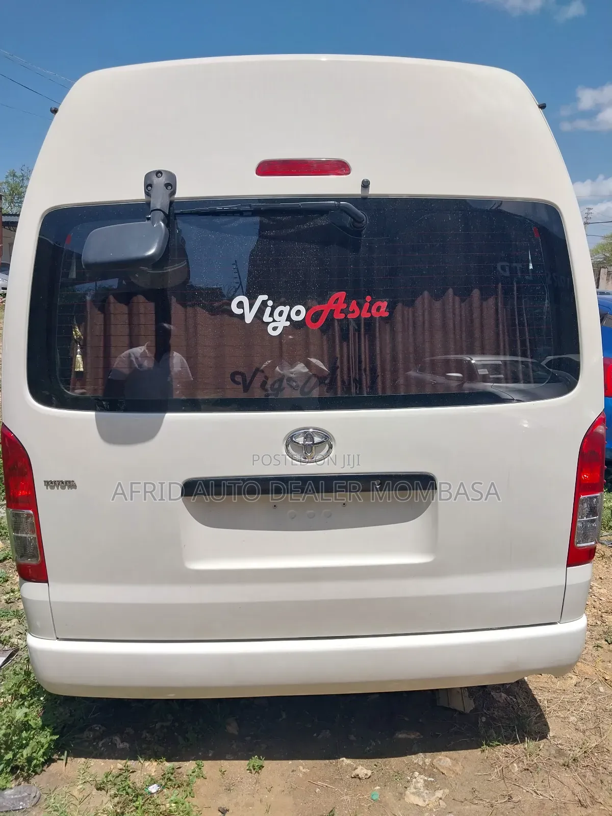 Toyota Grand HiAce 2017 White