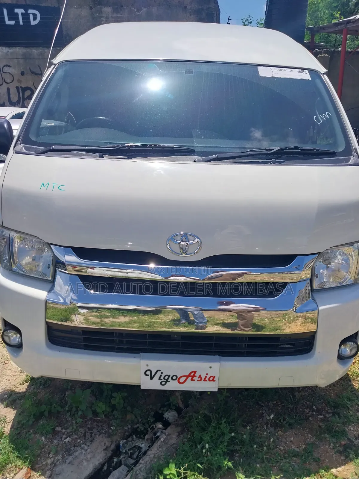 Toyota Grand HiAce 2017 White