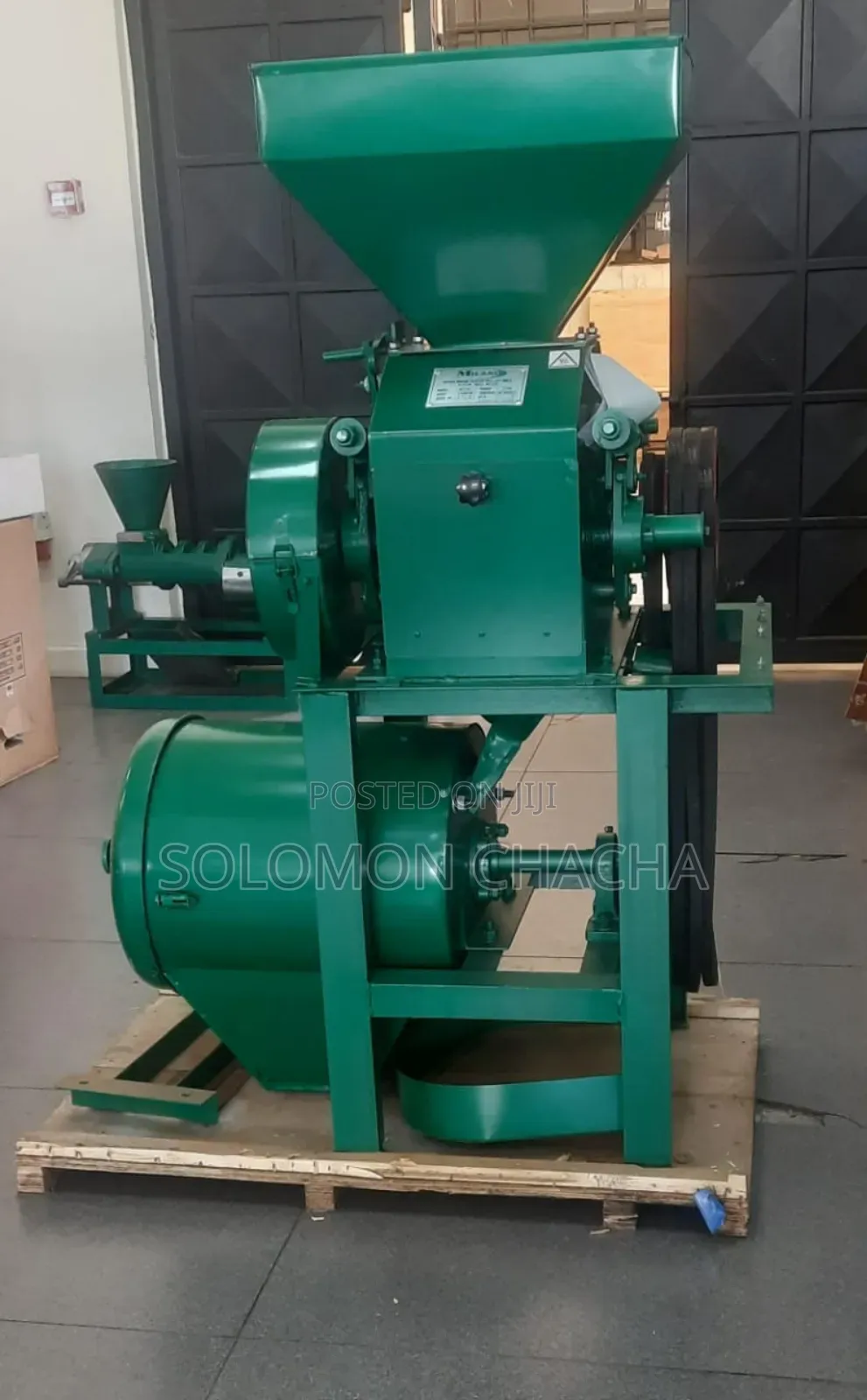 SMALL ROLLER MILL 5HP Maize Flour Roller Mill Precrusher