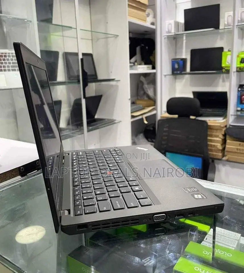 Laptop Lenovo ThinkPad X260 8GB Intel Core I5 HDD 256GB