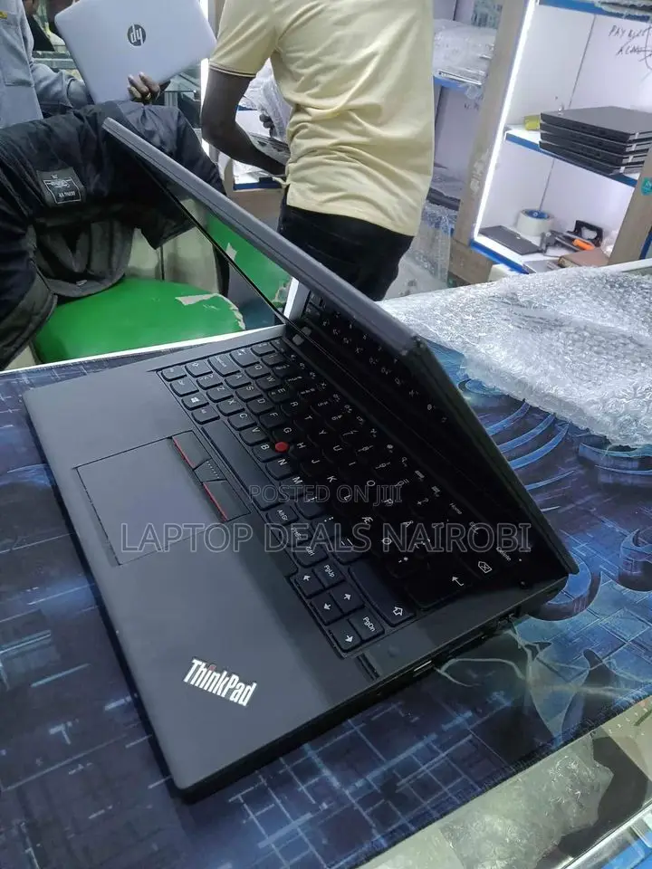 Laptop Lenovo ThinkPad X260 8GB Intel Core I5 HDD 256GB