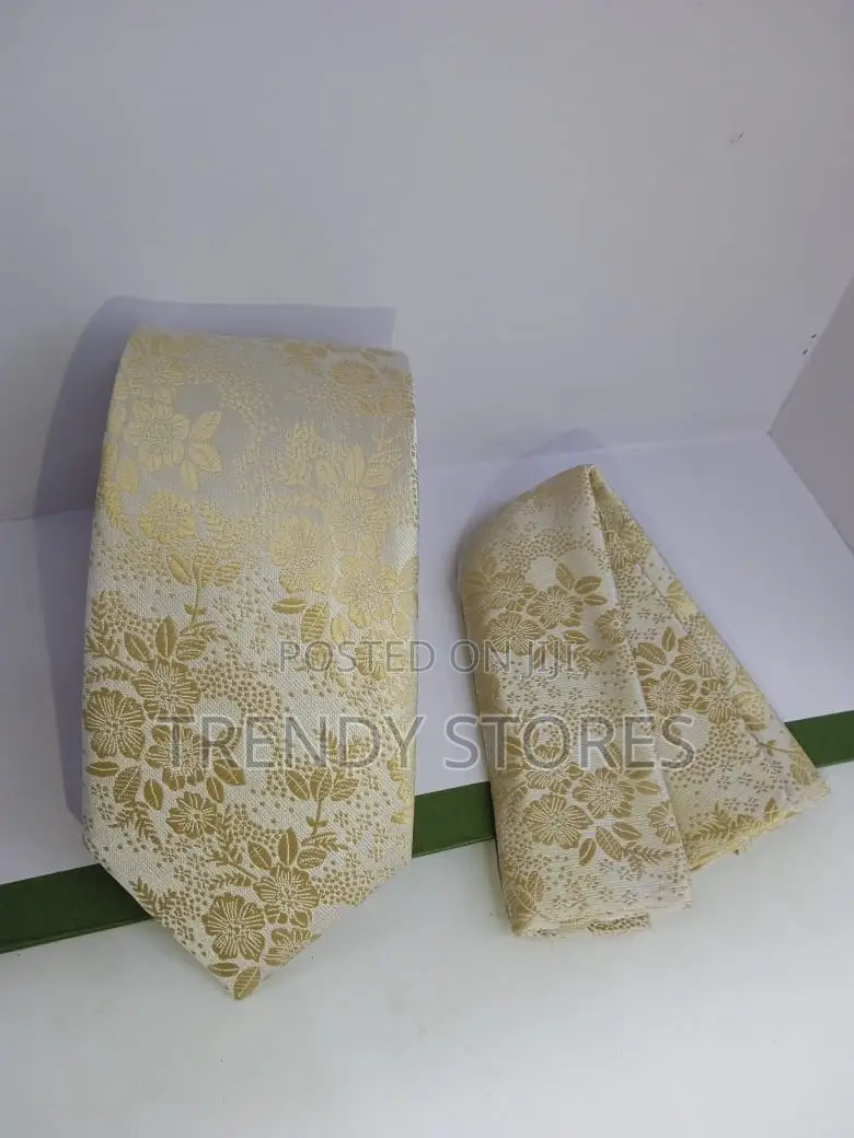 Golden Men's Tie With Pocket Square