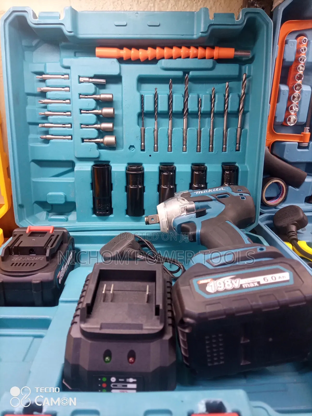 Strong Makita Cordless/Rechargeable Impact Wrench