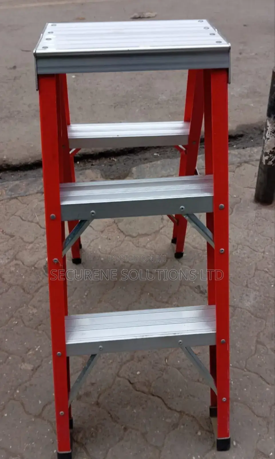 Heavy Duty Fiberglass Double-Sided 3 Steps Ladder a Frame
