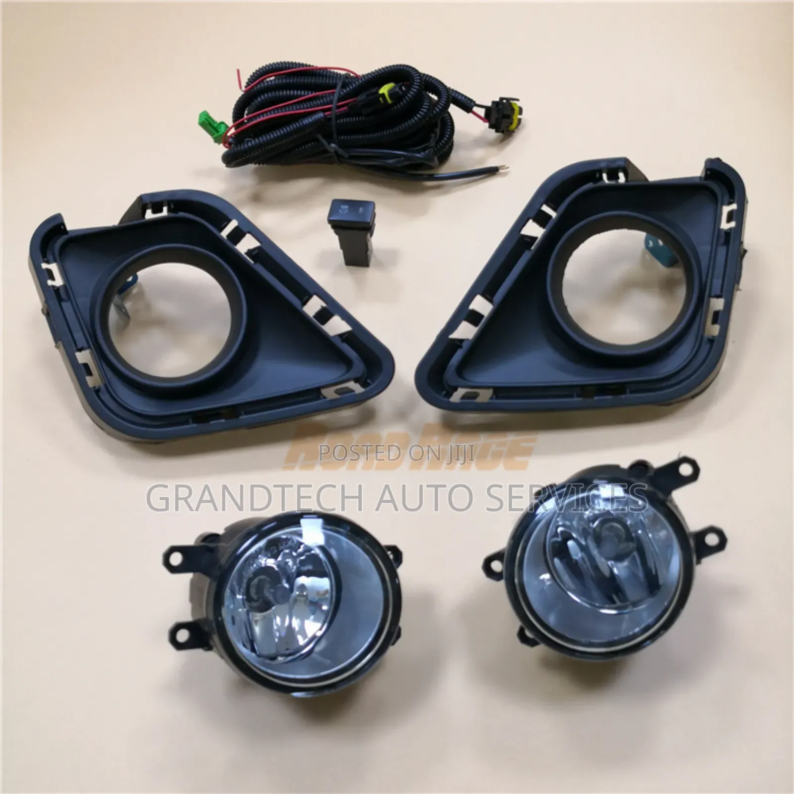 Toyota Ractis 2010-2014 Foglights