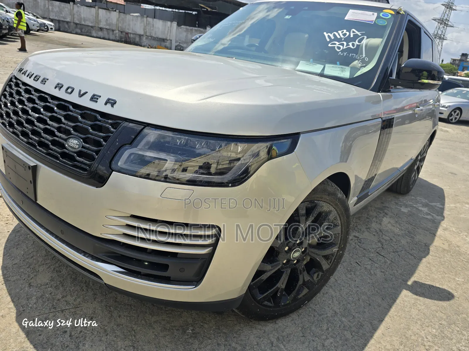 Land Rover Range Rover Vogue 2020 Gold