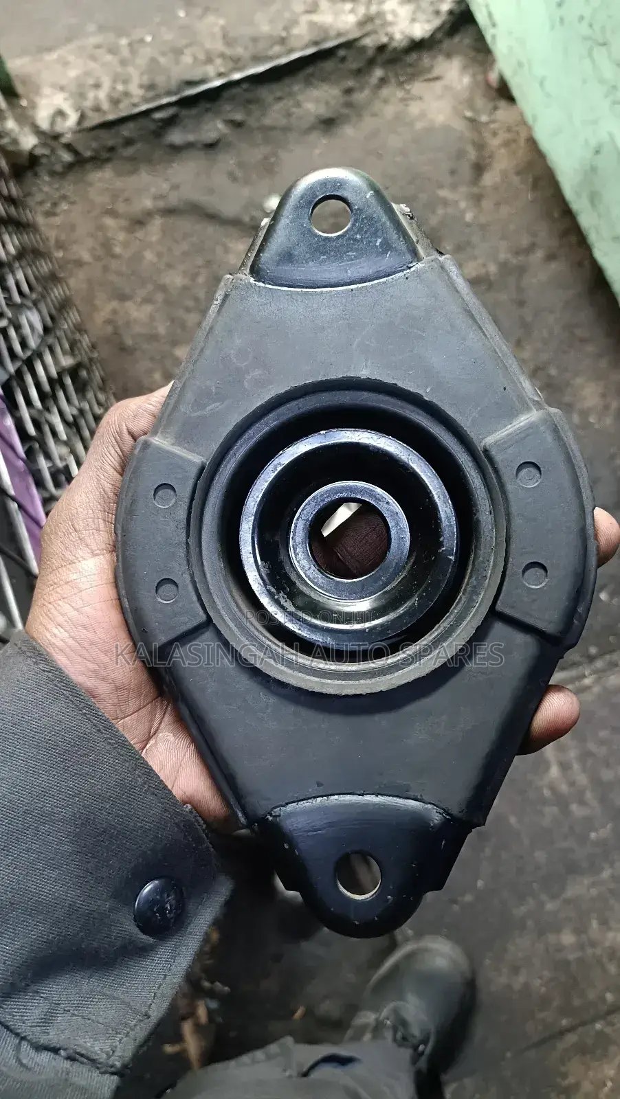 Nissan Sunny B15 Shock Mounting