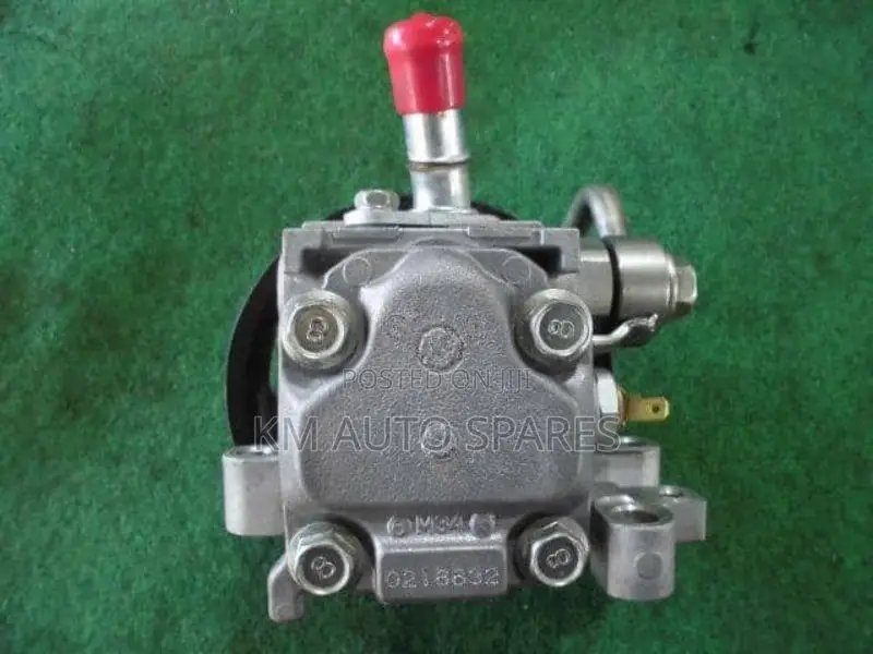 Mazda F8 Power Steering Pump for Bongo, Nissan Vanette.